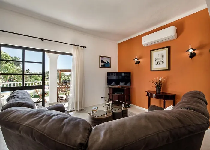 Sao Miguel - بيت للعطل *